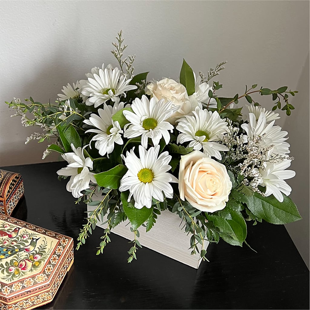 Fresh Linen Box Bouquet – Royalty Flowers, Alexandria VA