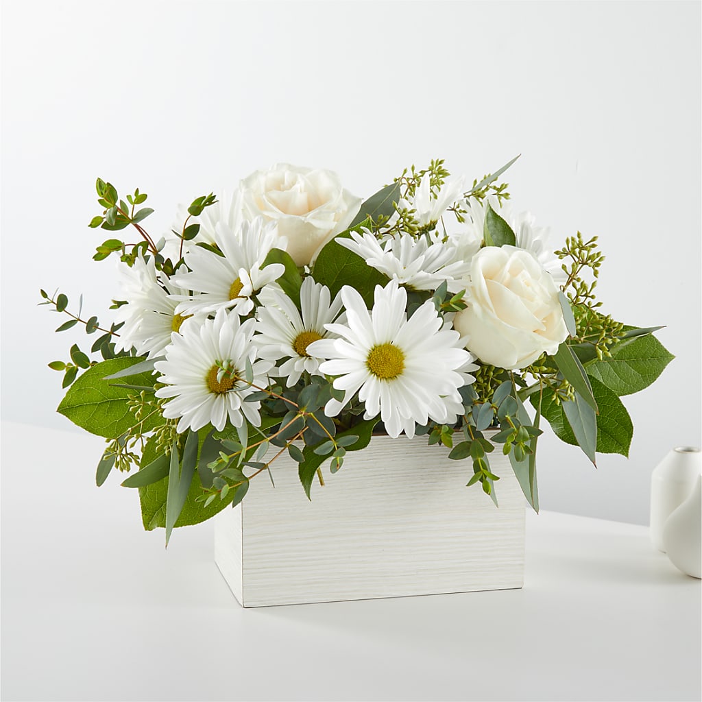 Fresh Linen Box Bouquet – Royalty Flowers, Alexandria VA