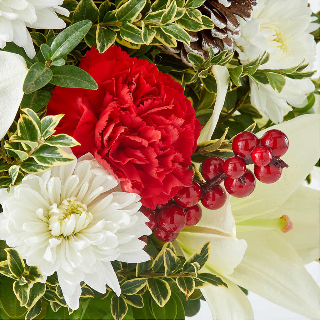 Festive Moments Tree –  Royalty Flowers, Alexandria VA