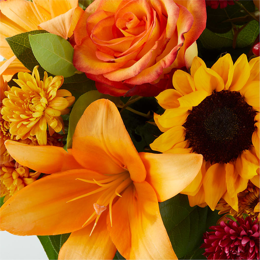 Grateful Centerpiece –  Royalty Flowers, Alexandria VA