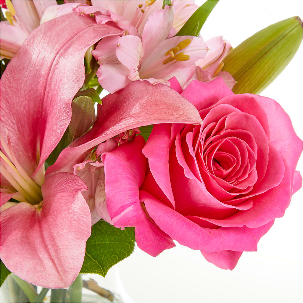 Lots of Love Bouquet –  Royalty Flowers, Alexandria VA